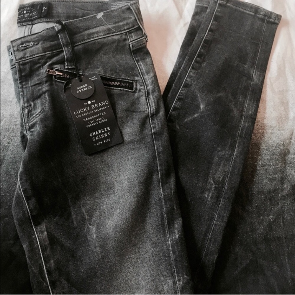 NWT Grey Skinny Ankle Jean
